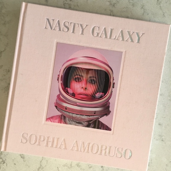 Pink coffee table book - Nasty Galaxy - Picture 1 of 7